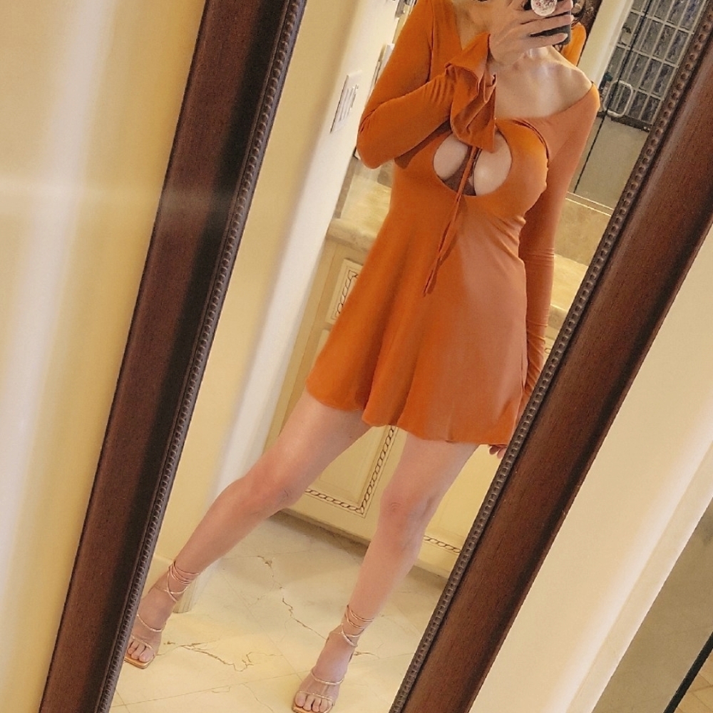Chic Rich Orange Topaz Cutout Mini Dress, Sz 4 - Picture 9 of 16
